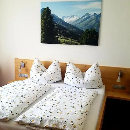 Haus Maria Bed & Breakfast *